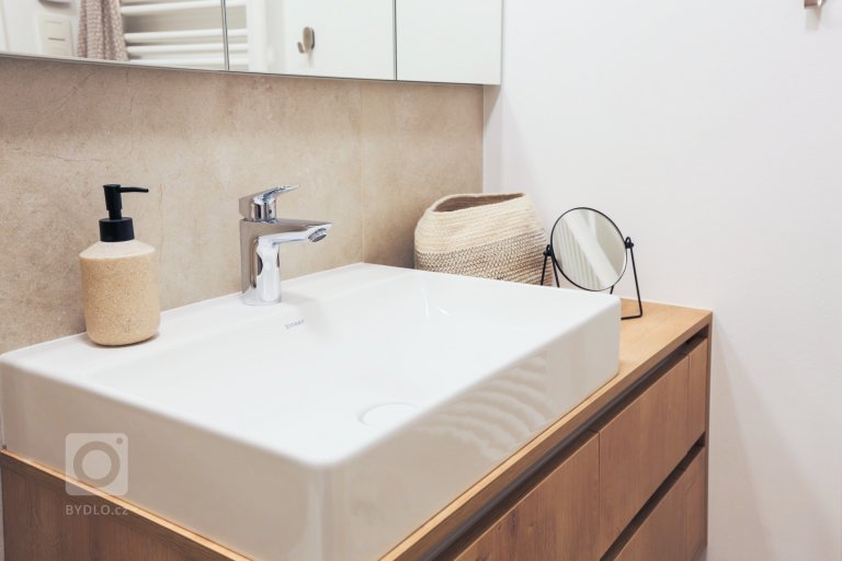 add picture to album