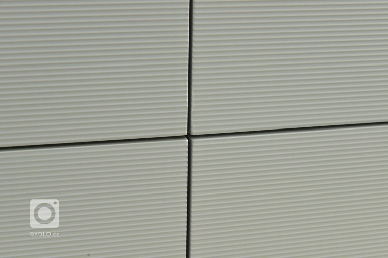 add picture to album