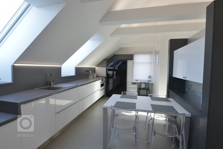 add picture to album