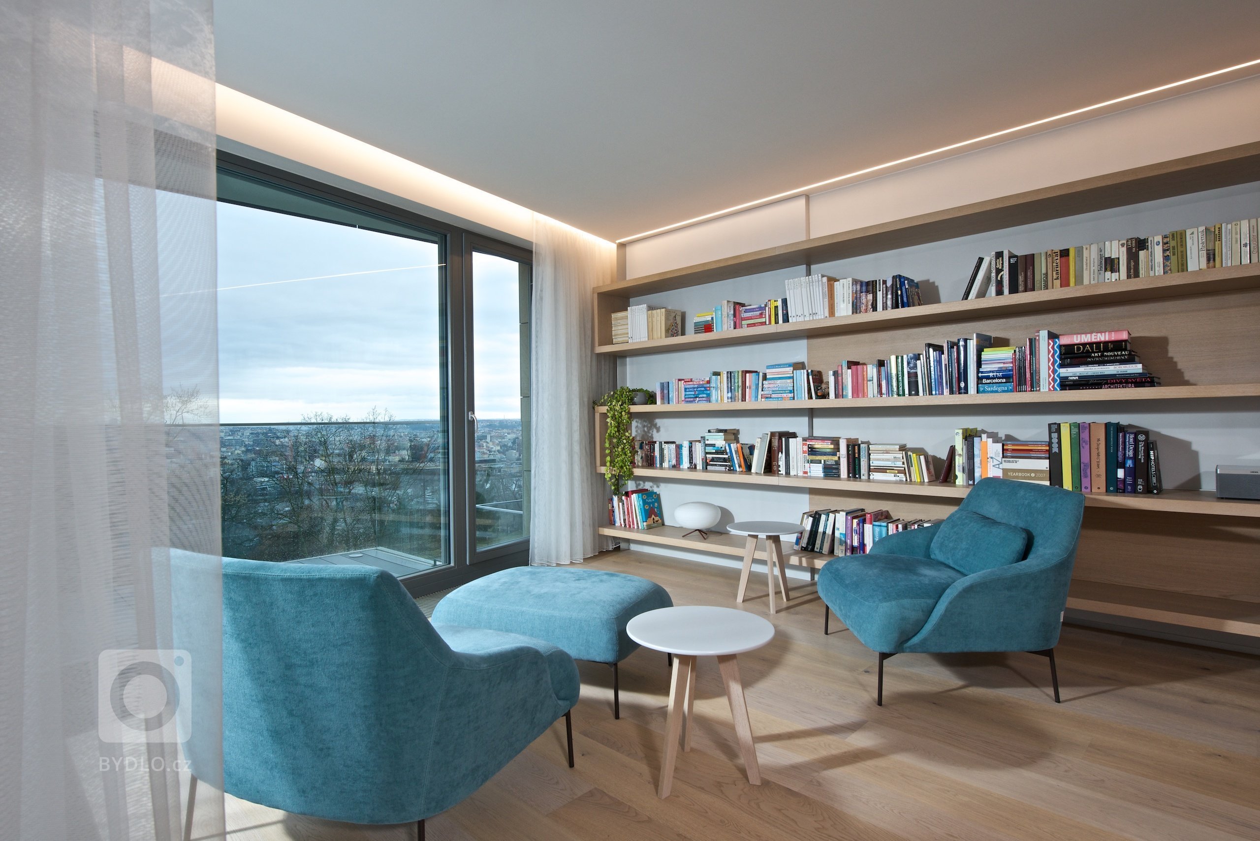 Kultivovaný, harmonický a velmi příjemný pár se rozhodl pořídit si bydlení v&nbsp;jednom z&nbsp;horních pater nově vznikajícího komplexu. Líbilo se jim místo i…