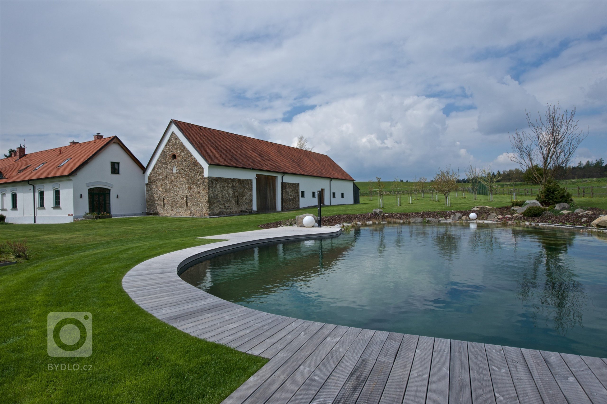 Historie tohoto statku u Písku sahá hluboko do minulosti a je nádherným příkladem, jak lze pečovat o rodinnou tradici.&nbsp;Dnes už byste neuvěřili, že tohle…