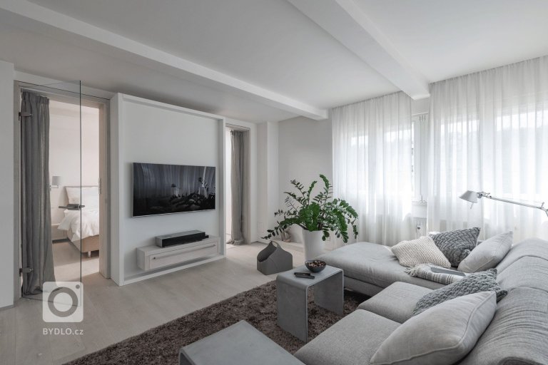 add picture to album