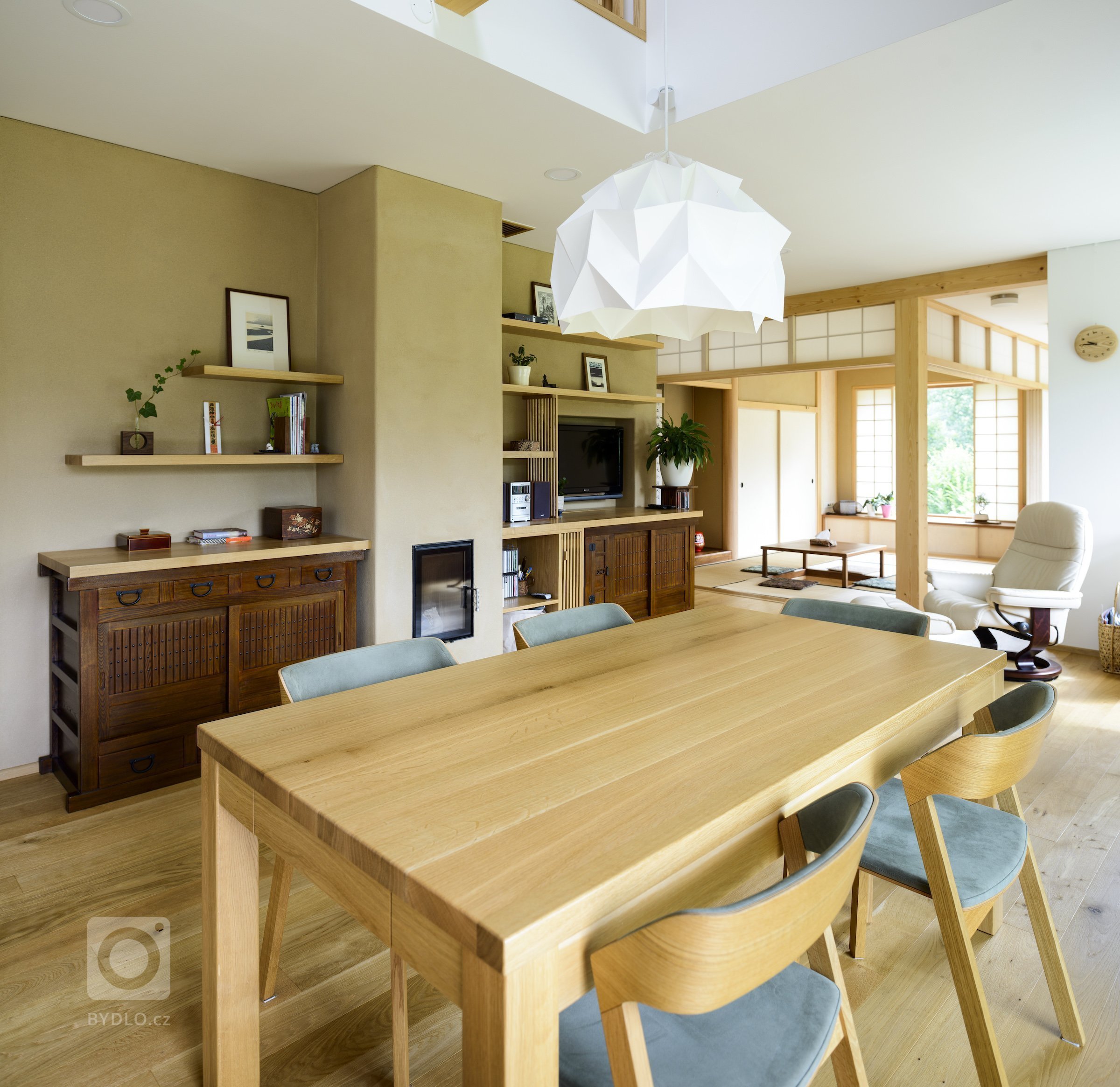 Koncepce rodinného domu s&nbsp;permakulturní zahradou pro japonsko-český manželský pár je vedena snahou o&nbsp;jednoduché, funkční a kultivované řešení, které…