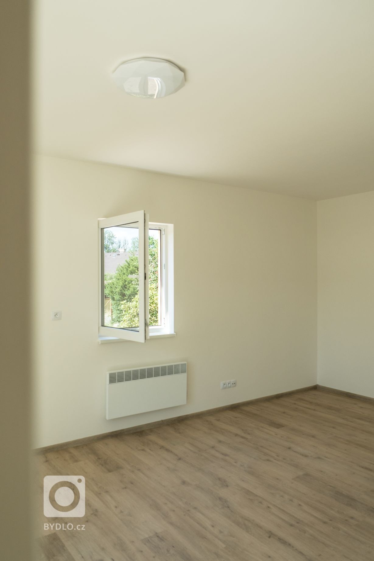 Dřevostavbu o zastavěné ploše 54m2 a půdorysu 6x9m jsme letos v&nbsp;létě postavili v&nbsp;obci Šťáhlavy a bude využívána jako rekreační objekt. Výstavba…