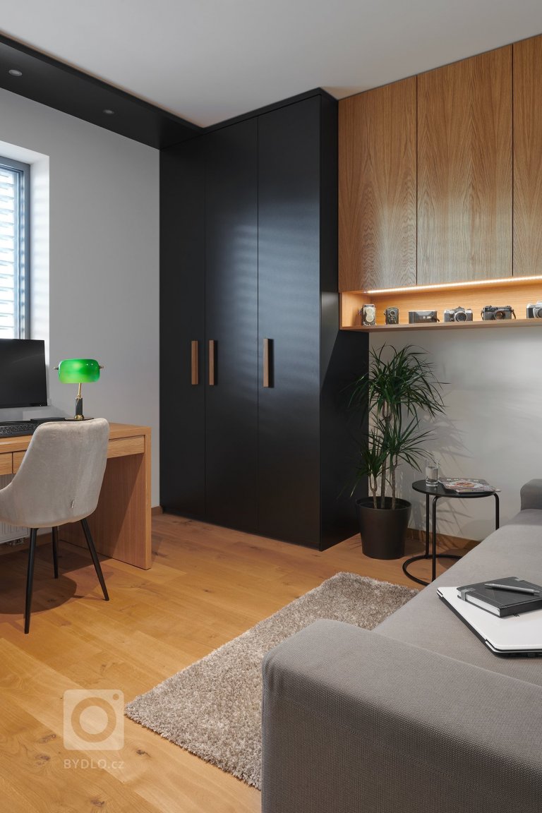 add picture to album