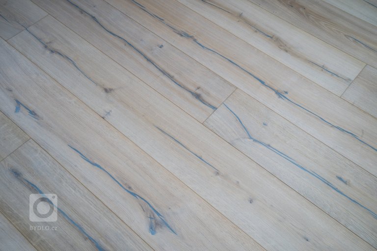 add picture to album