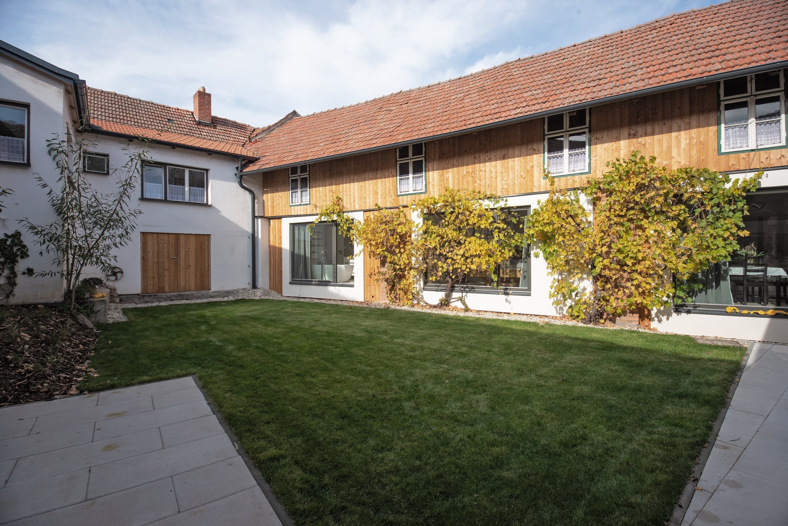 Stará usedlost v Oboře u Boskovic získá nastěhováním mladého páru nejen nové obyvatele, ale i novou náplň. Rekonstrukce stávající bytové jednotky se odkládá na…