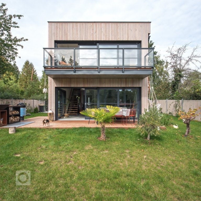 add picture to album