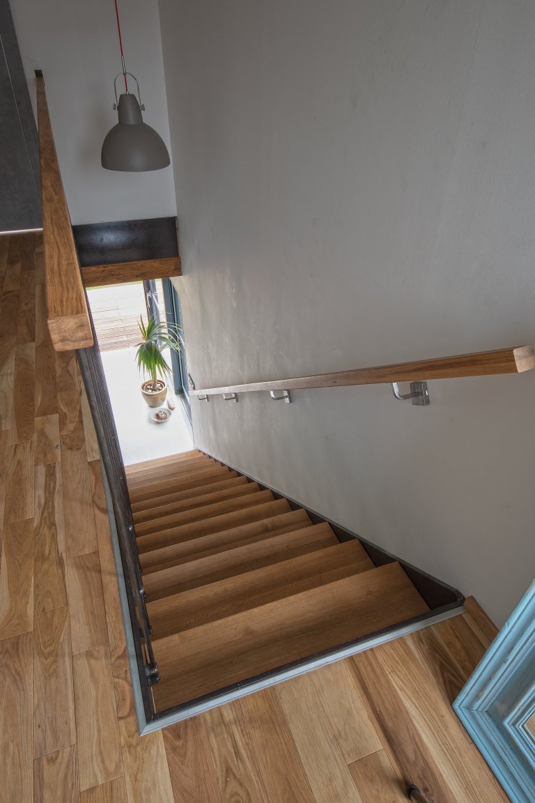 Svojí dispozicí a celkovým řešením poskytuje&nbsp;prostor pro pohodlné celoroční bydlení.

www.prajaga.cz
