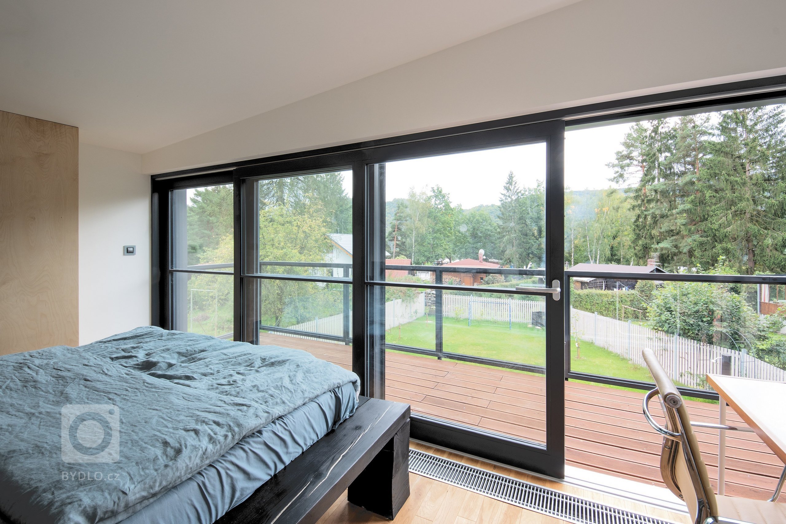 Svojí dispozicí a celkovým řešením poskytuje&nbsp;prostor pro pohodlné celoroční bydlení.

www.prajaga.cz
