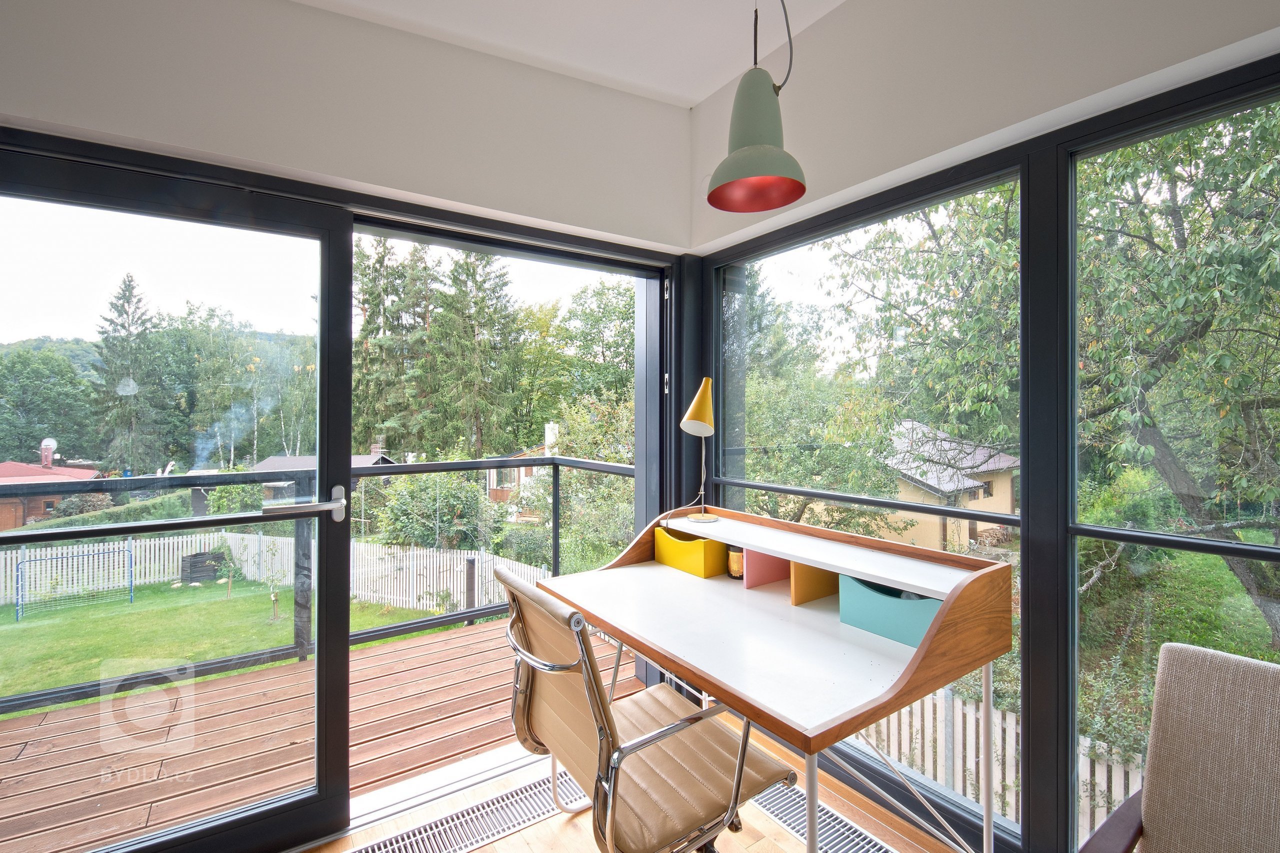 Svojí dispozicí a celkovým řešením poskytuje&nbsp;prostor pro pohodlné celoroční bydlení.

www.prajaga.cz
