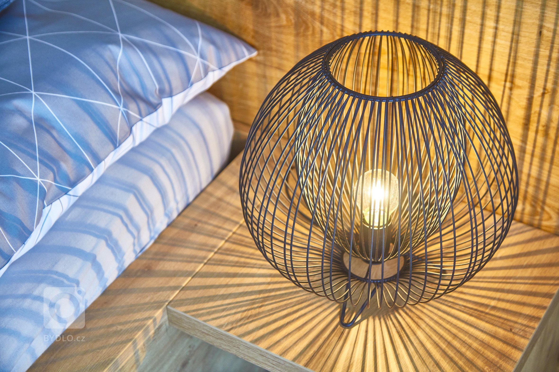 Malý horský apartmán&nbsp; investor zakoupil nejen pro odpočinek vlastní rodiny, ale i s výhledem na možnost krátkodobého pronájmu. Umístění domu&nbsp; 50m od…