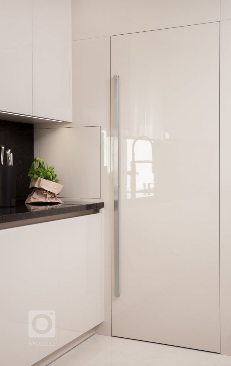 add picture to album