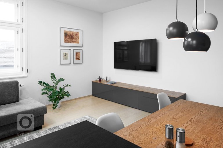 Naprosto dokonalý interiér. Kombinace šedého laku s přírodní dýhou působí velmi luxusně a elegantně. Kuchyně ELITE/LINE s ostrůvkovým řešením nás naprosto…