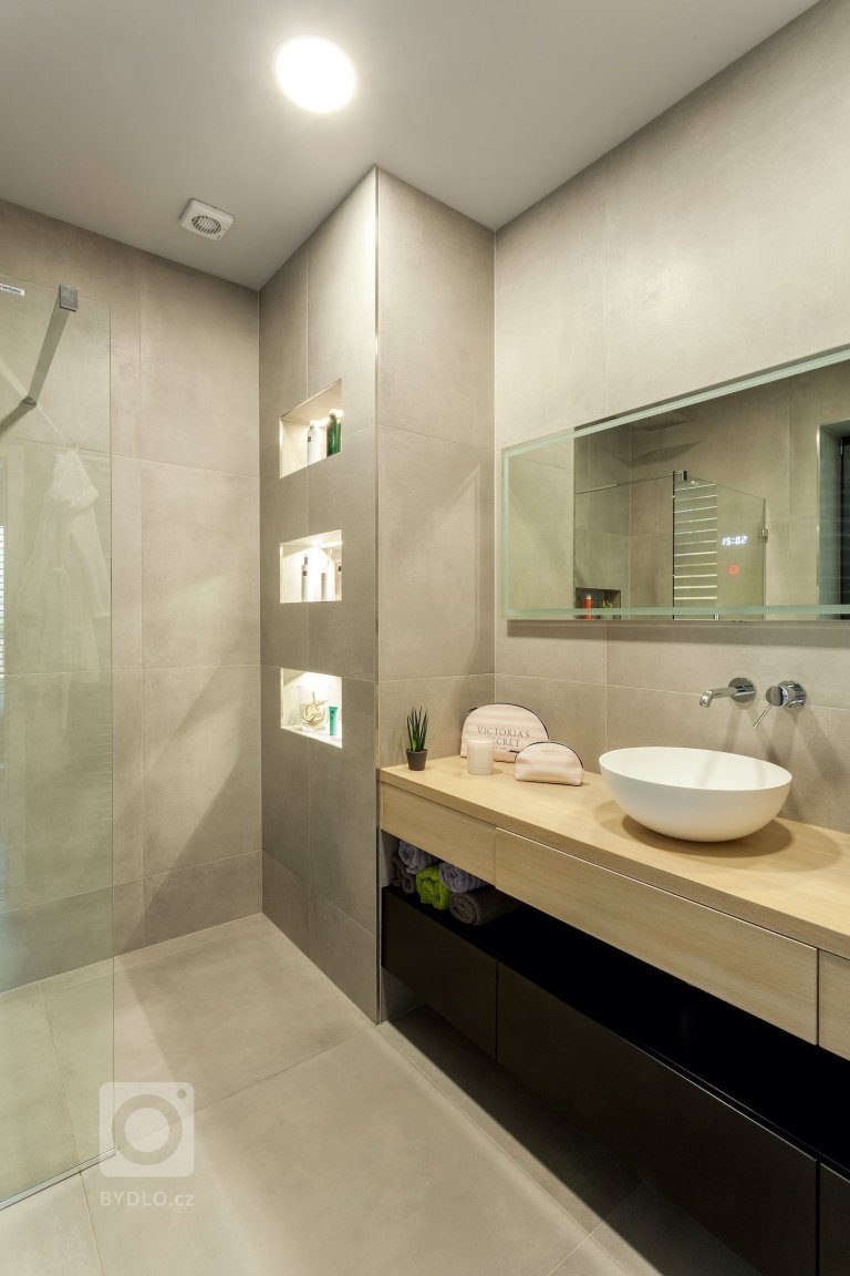 add picture to album