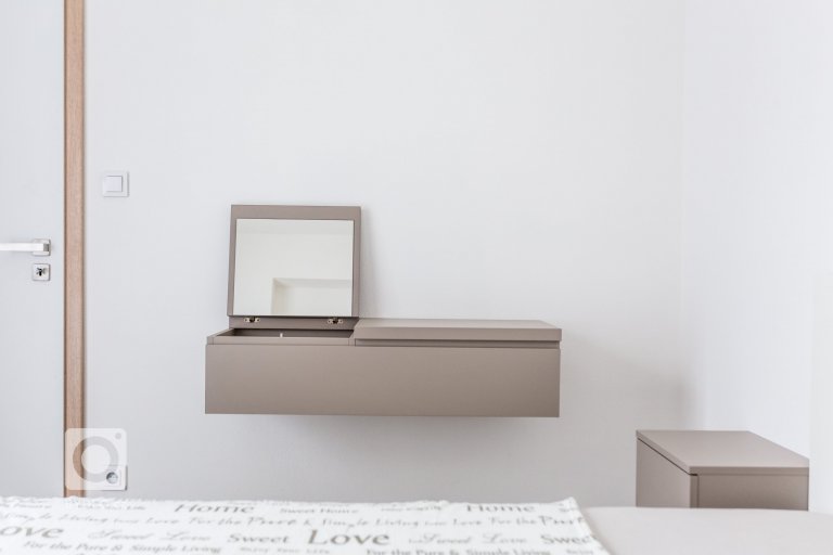 add picture to album