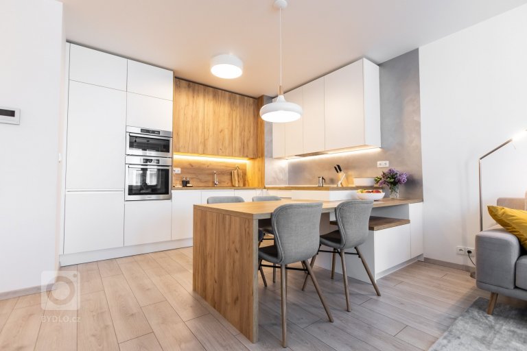 add picture to album