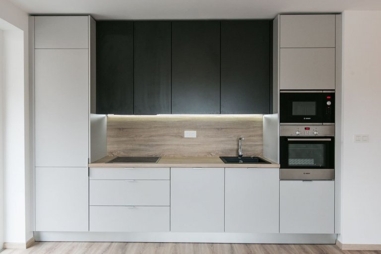 Realizácia kuchyne a vstavanej skrine - Urban Residence
