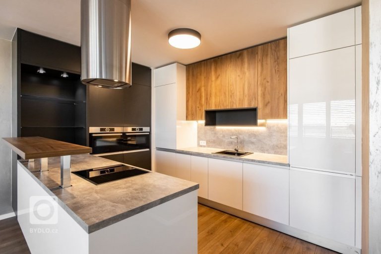 add picture to album