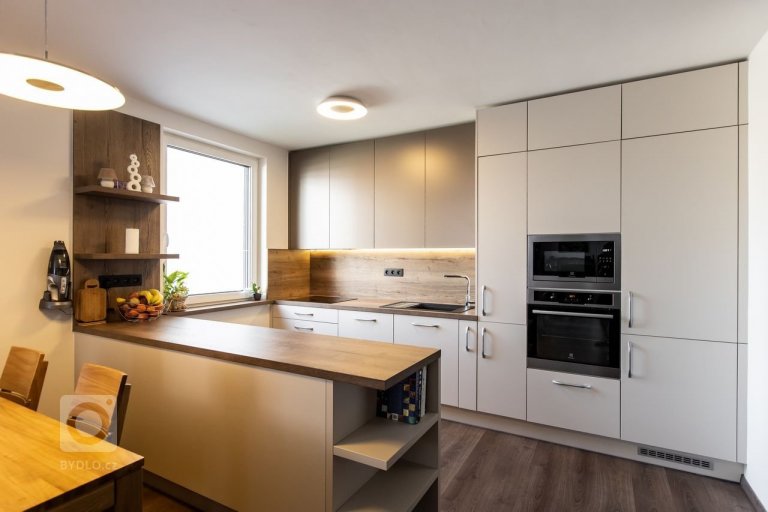 add picture to album