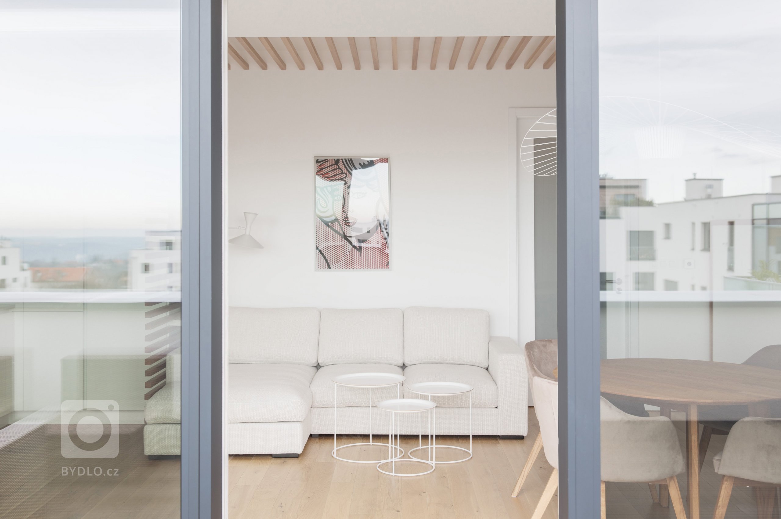 Práce na návrhu bytu v novostavbě La Crone pro nás byla moc hezkou výzvou. Majitelka - úžasná žena- si přála elegantní, jemný, světlý, vzdušný interiér.…