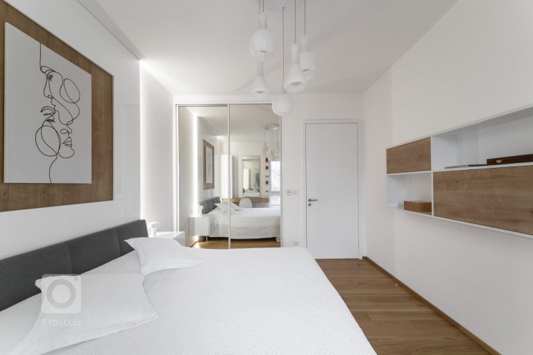 add picture to album