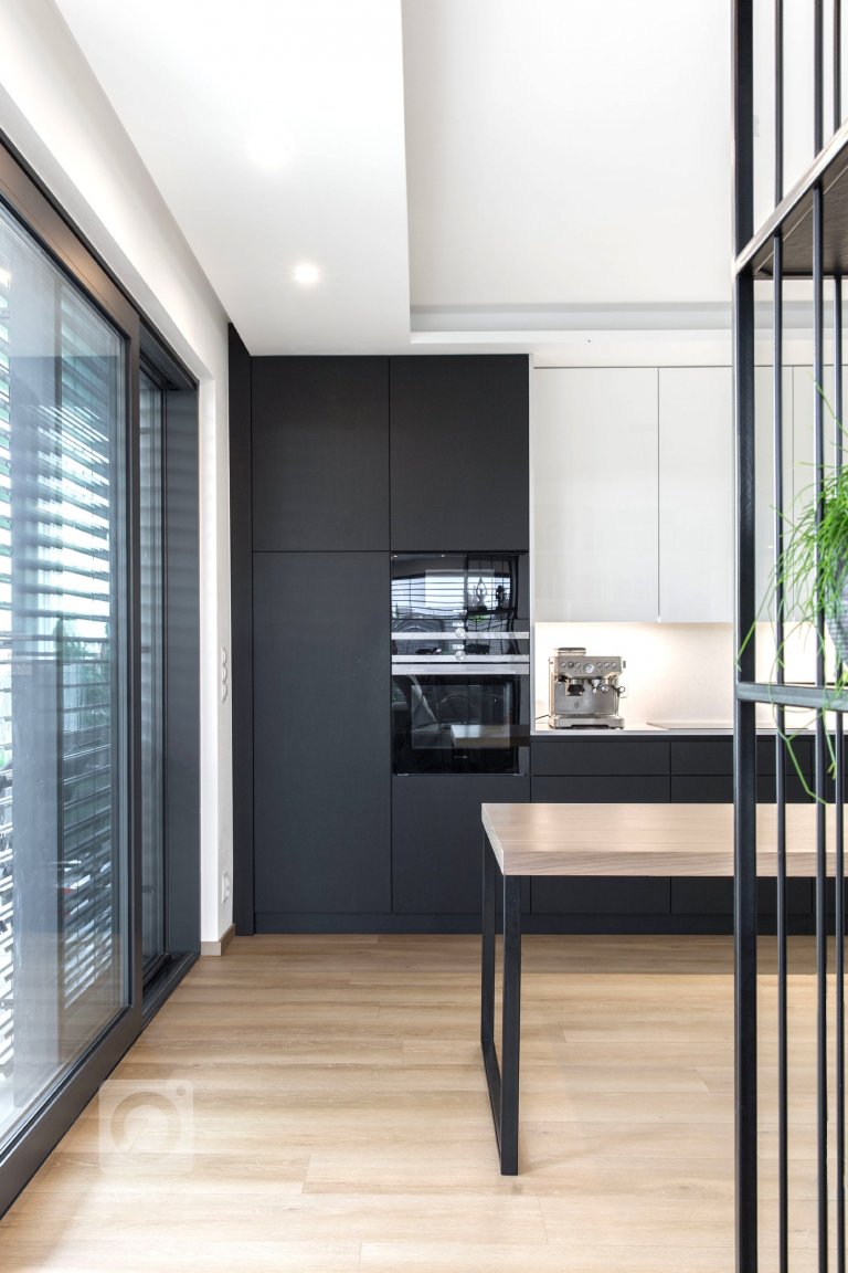 add picture to album