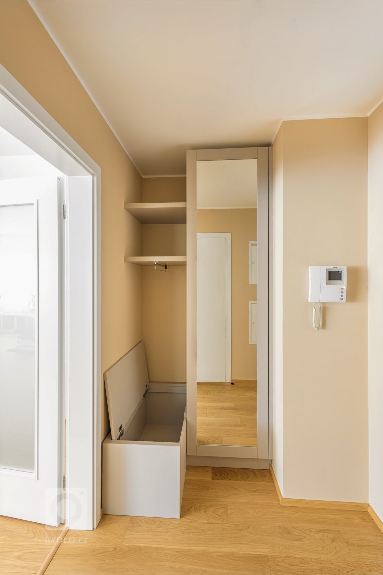 add picture to album