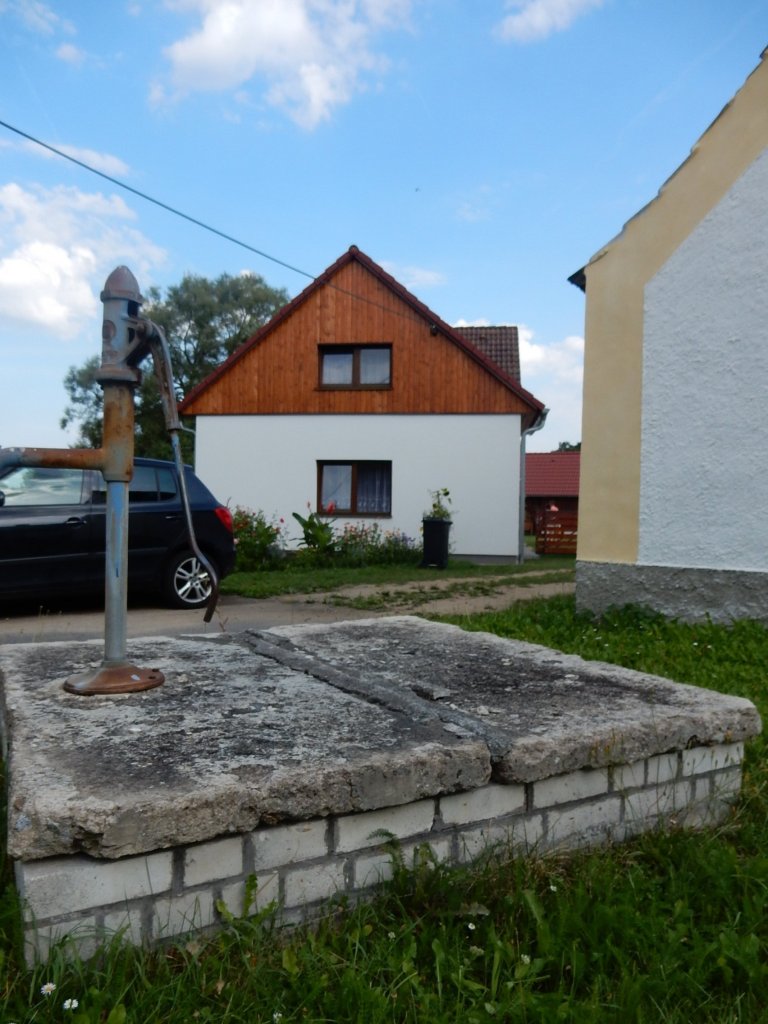 Stavební úpravy rodinného domu u Písku zahrnovaly v prvé řadě návrh v podobě architektonické studie, projektu, demoliční práce následované samotnou výstavbou.…