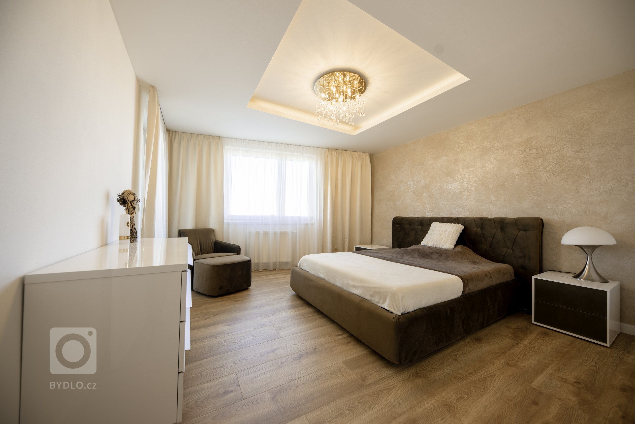 Kompletní návrh vybavení vzorového bytu v Českých Budějovicích.

Veškerý nabýtek z rukou tradiční výroby italských mistrů.

Vystavené značky: Samoa, Bonaldo,…