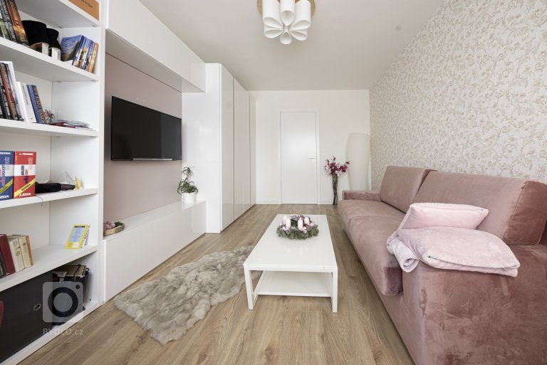 add picture to album