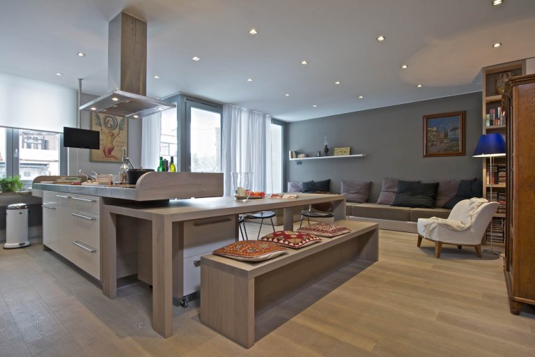 POHODLNÝ BYT PRO ČTYŘČLENNOU RODINU

Vychází&nbsp;z&nbsp;obdivu&nbsp;ke&nbsp;skandinávskému stylu bydlení, přírodním materiálům&nbsp;a&nbsp;světlým barvám.…