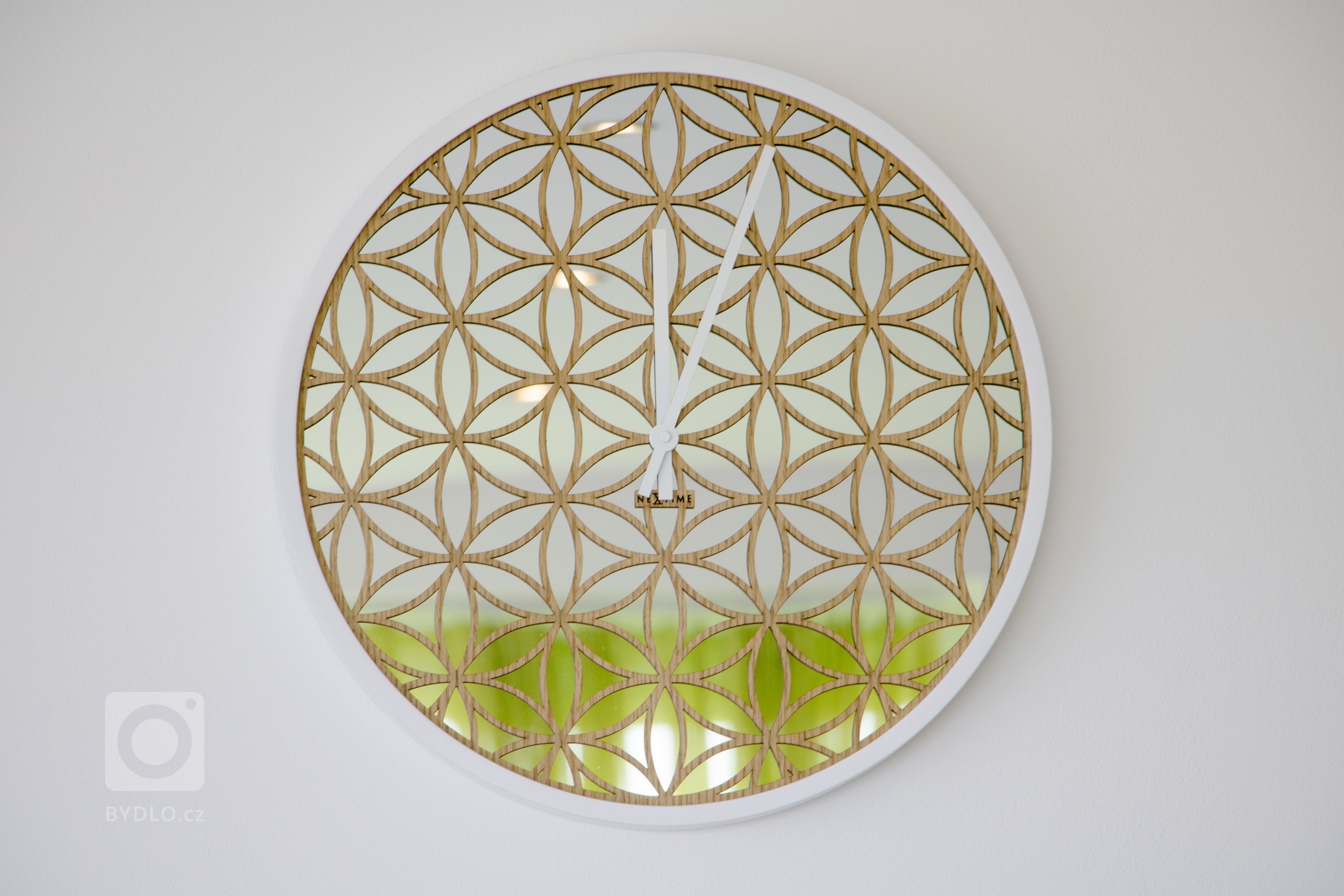 Do tohoto projektu jsem vstoupila až ve fázi, kdy byla hotová podlaha a dveře. Držela jsem se tudíž dané barevnosti, tzn. dřevěný dekor wenge v kombinaci s…