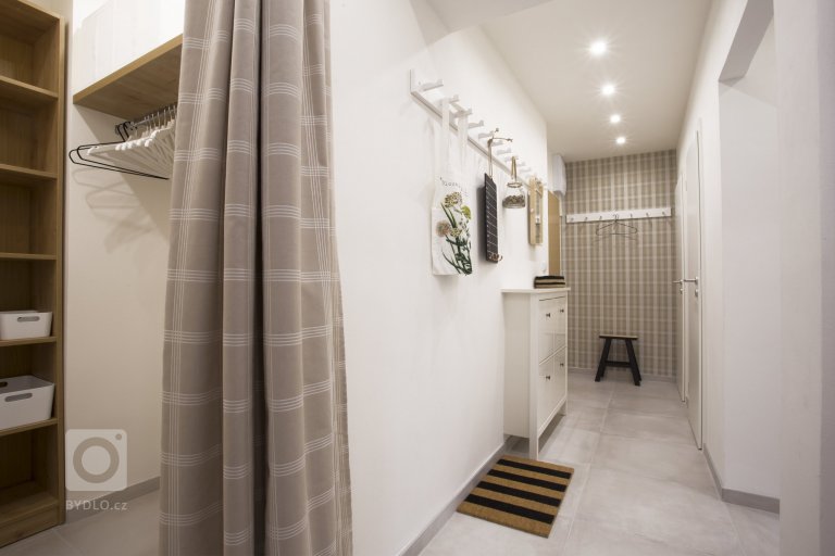 add picture to album