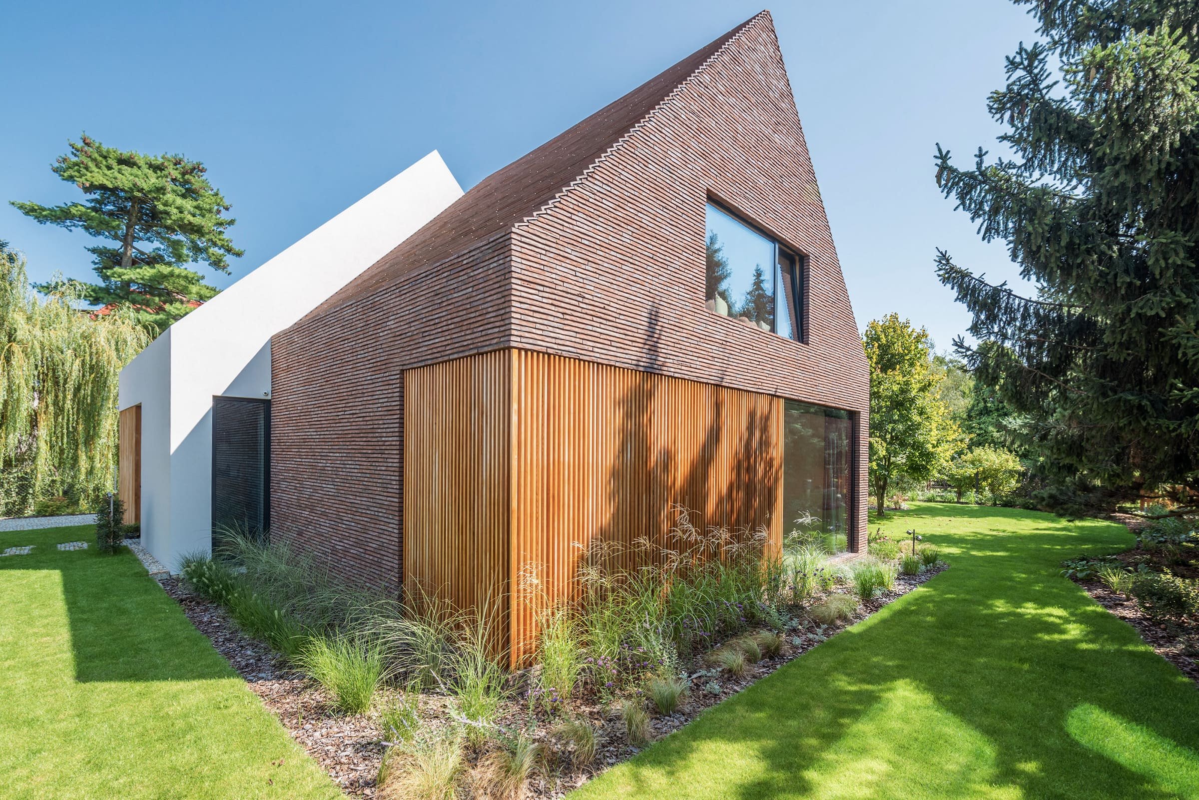 Broken House – originální dům, který zapadá do okolí