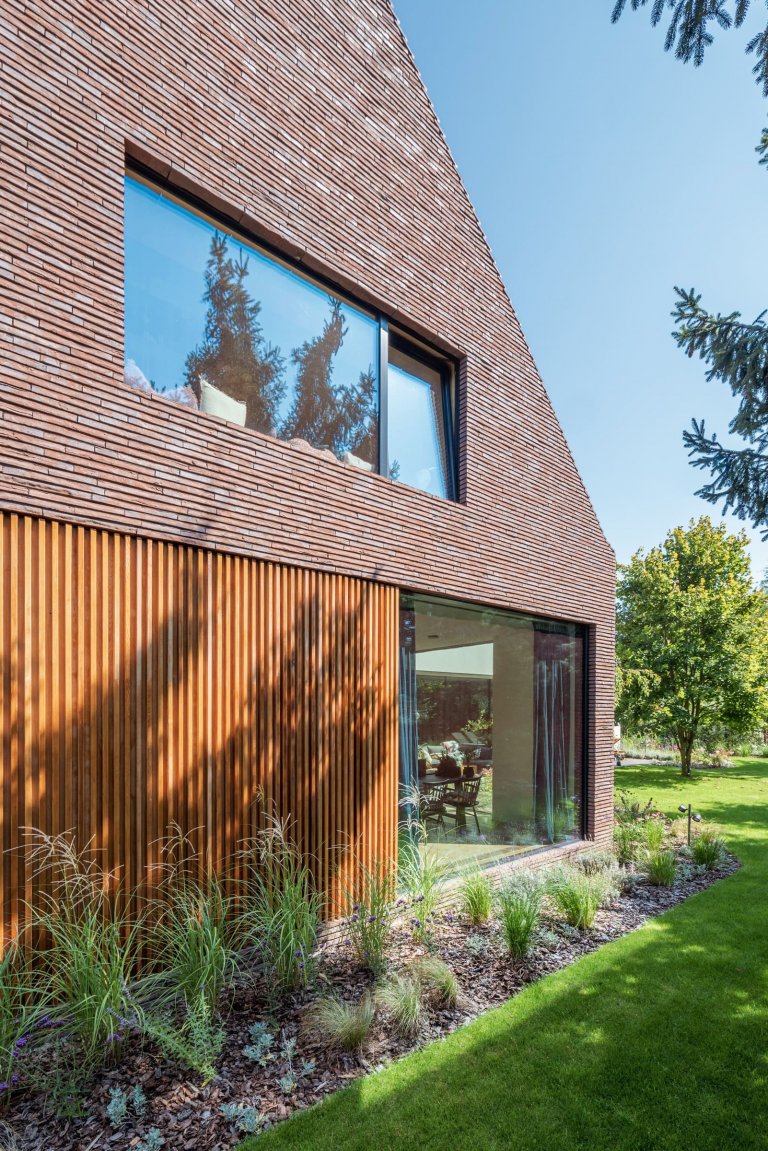 Broken House – originální dům, který zapadá do okolí