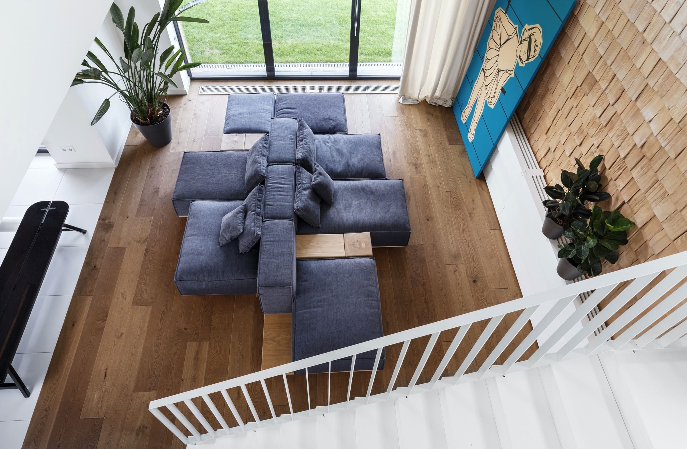 Elegantní interiér domu pro dvě rodiny