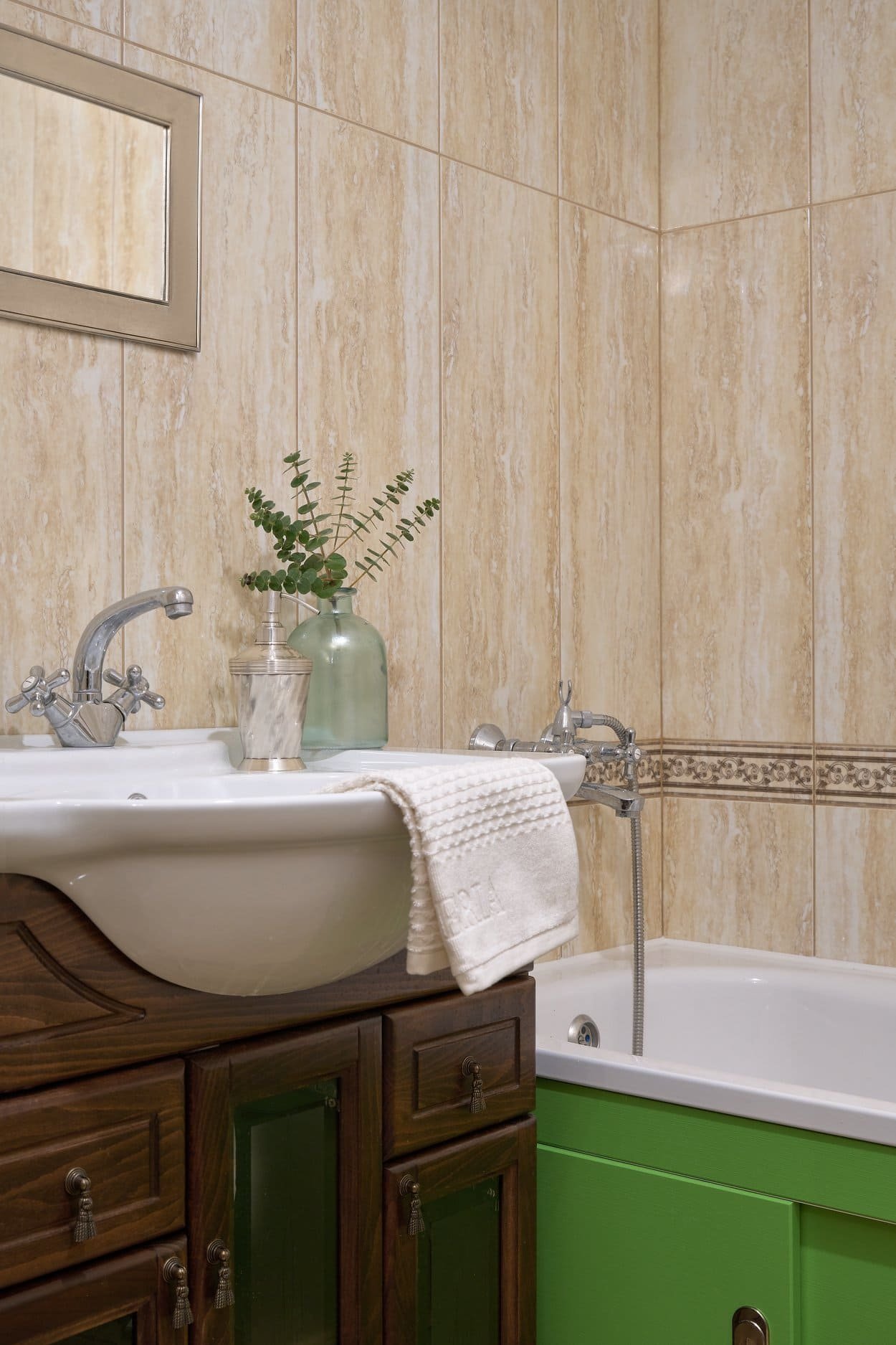 Kouzelný byt se světle zelenou kuchyní