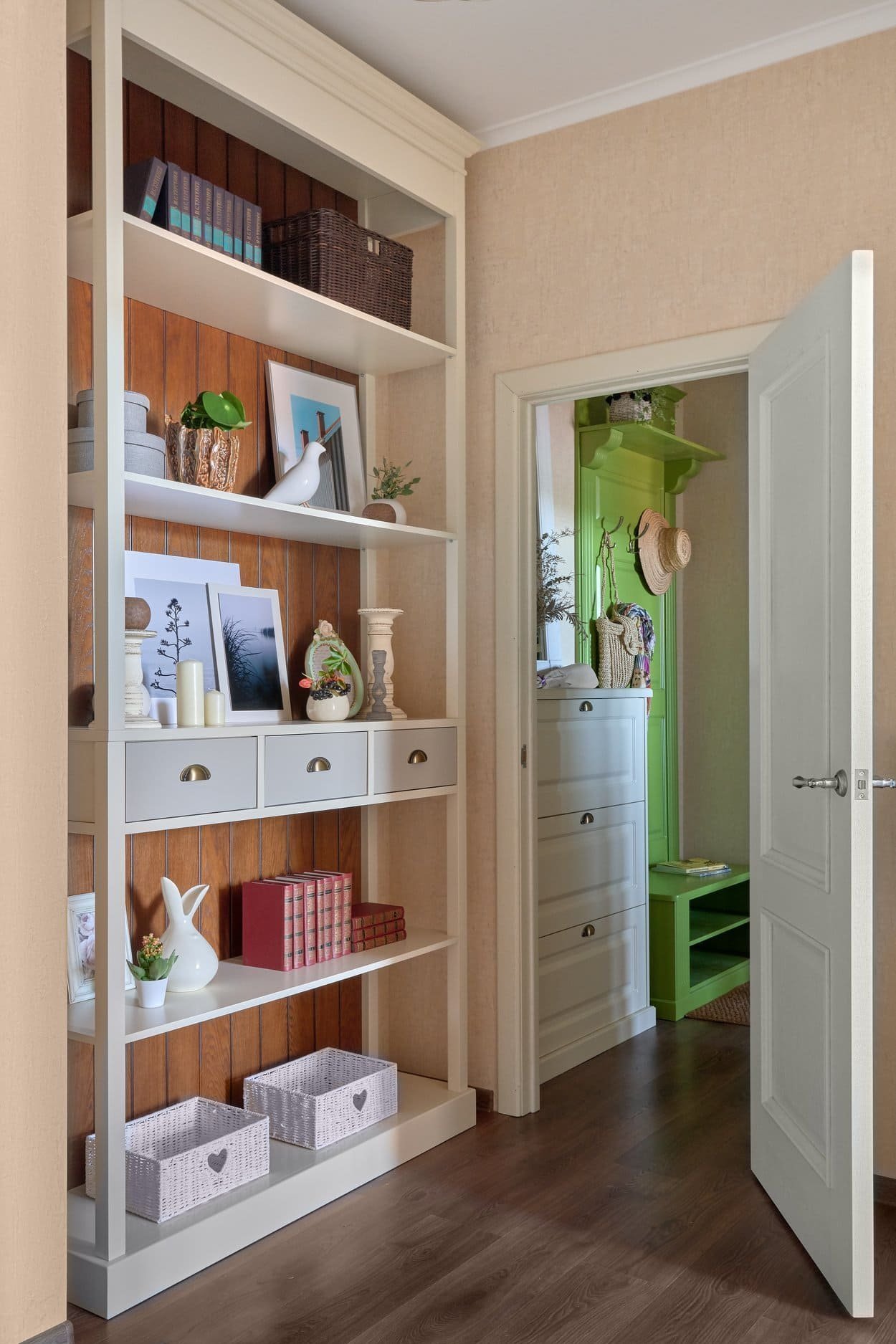 Kouzelný byt se světle zelenou kuchyní