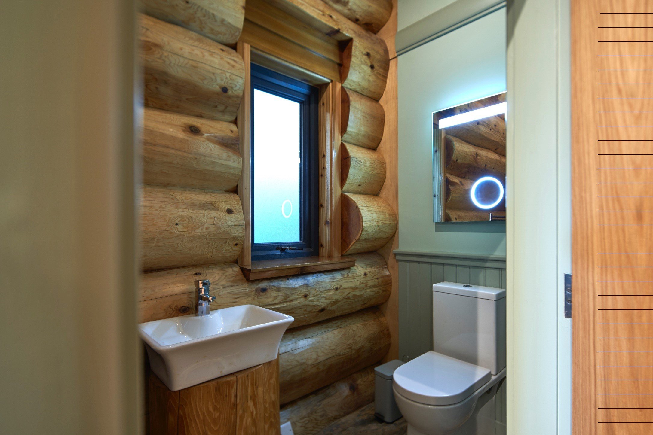 Kouzelný srub neobvyklého tvaru