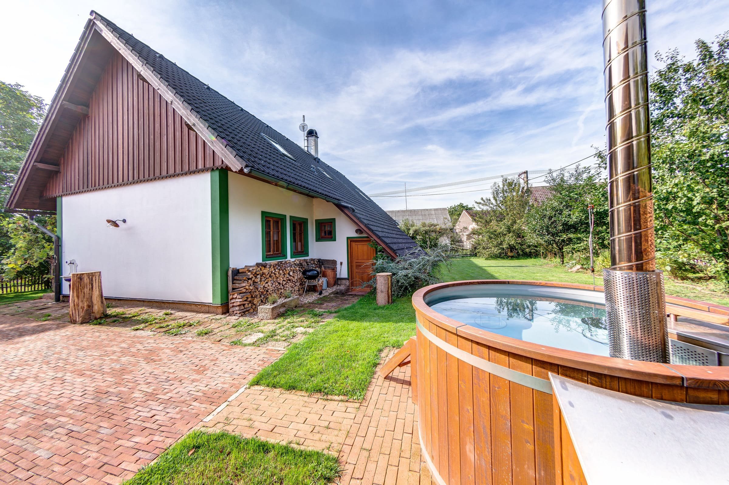 Malebná chaloupka pod Krakonošovem