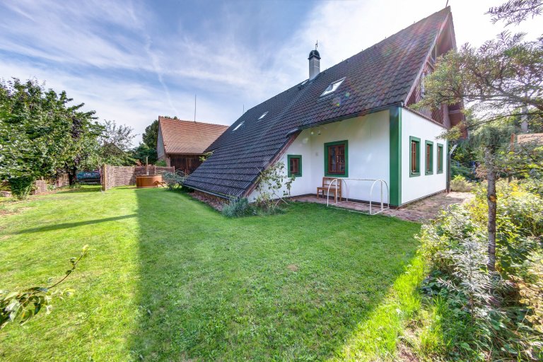 Malebná chaloupka pod Krakonošovem