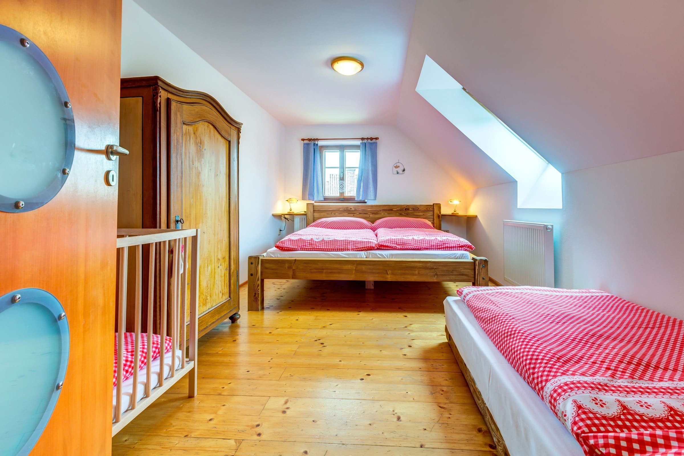 Malebná chaloupka pod Krakonošovem