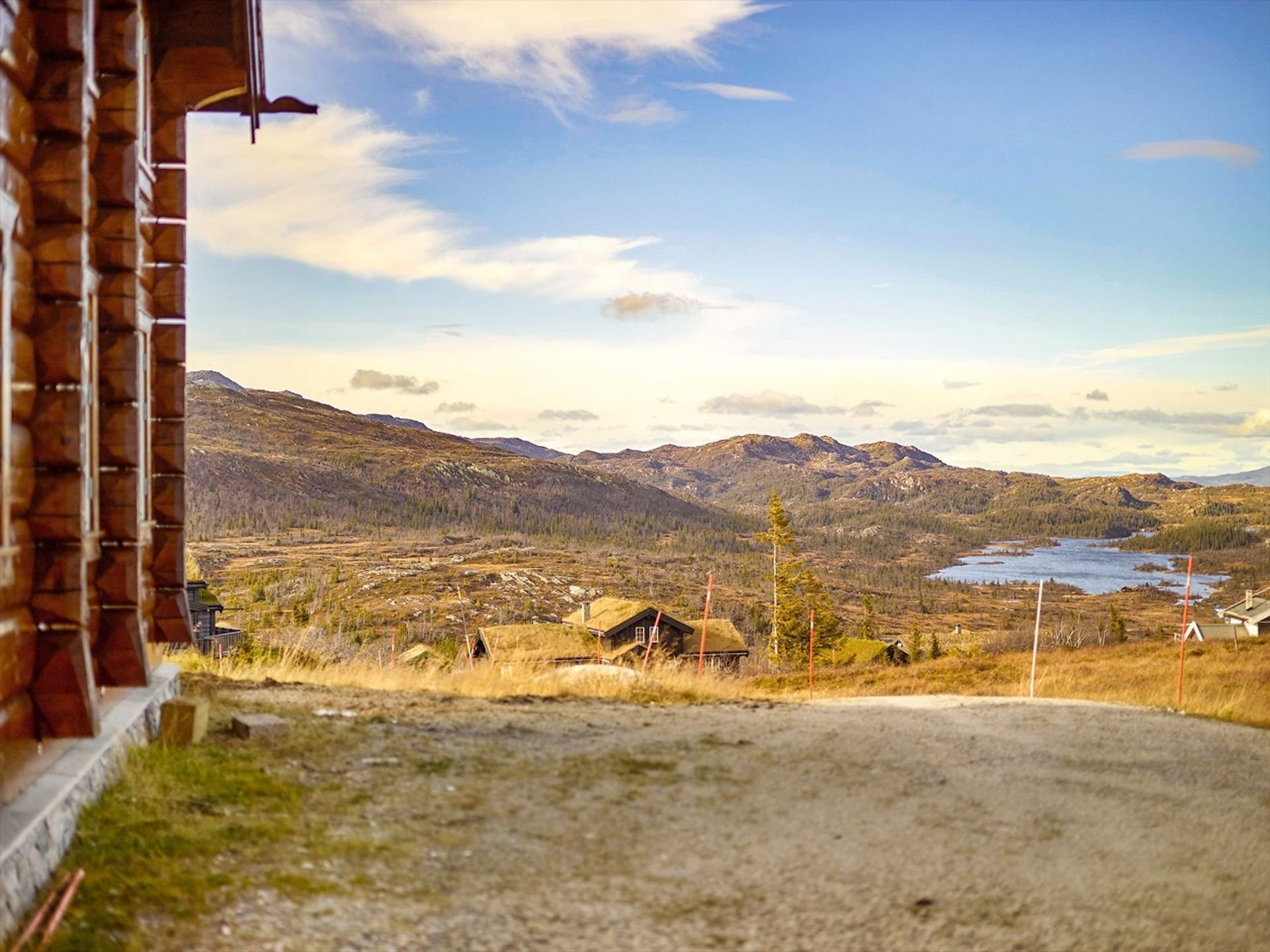 Norský srub s důrazem na řezbářskou práci