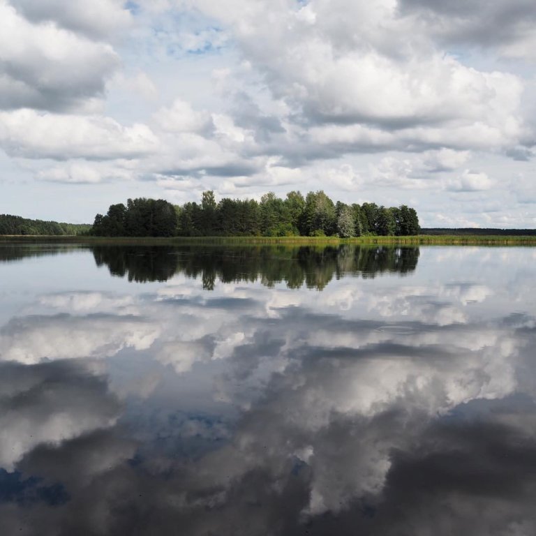 Půvabný dům v údolí luk