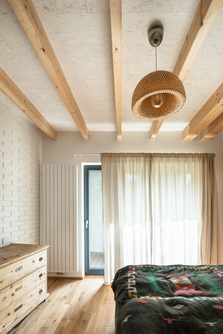 Rekonstrukce stoletého rodinného domu se stodolou
