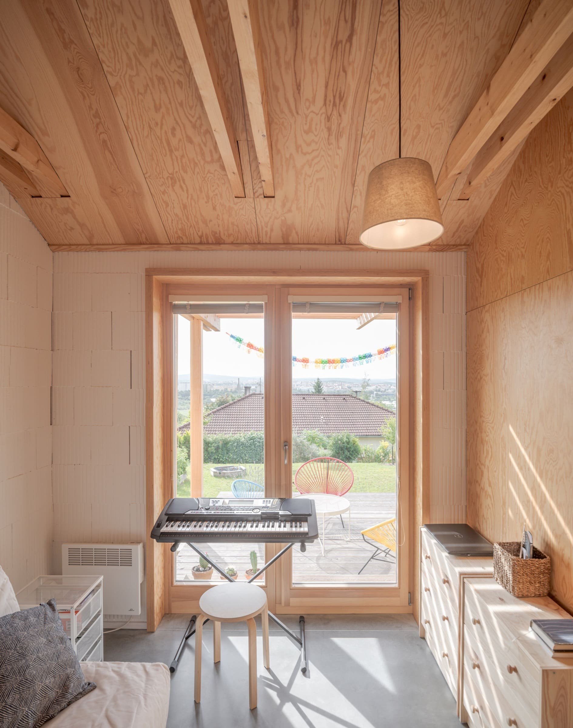 Rekreační domek vdechl zapomenuté zahradě nový život