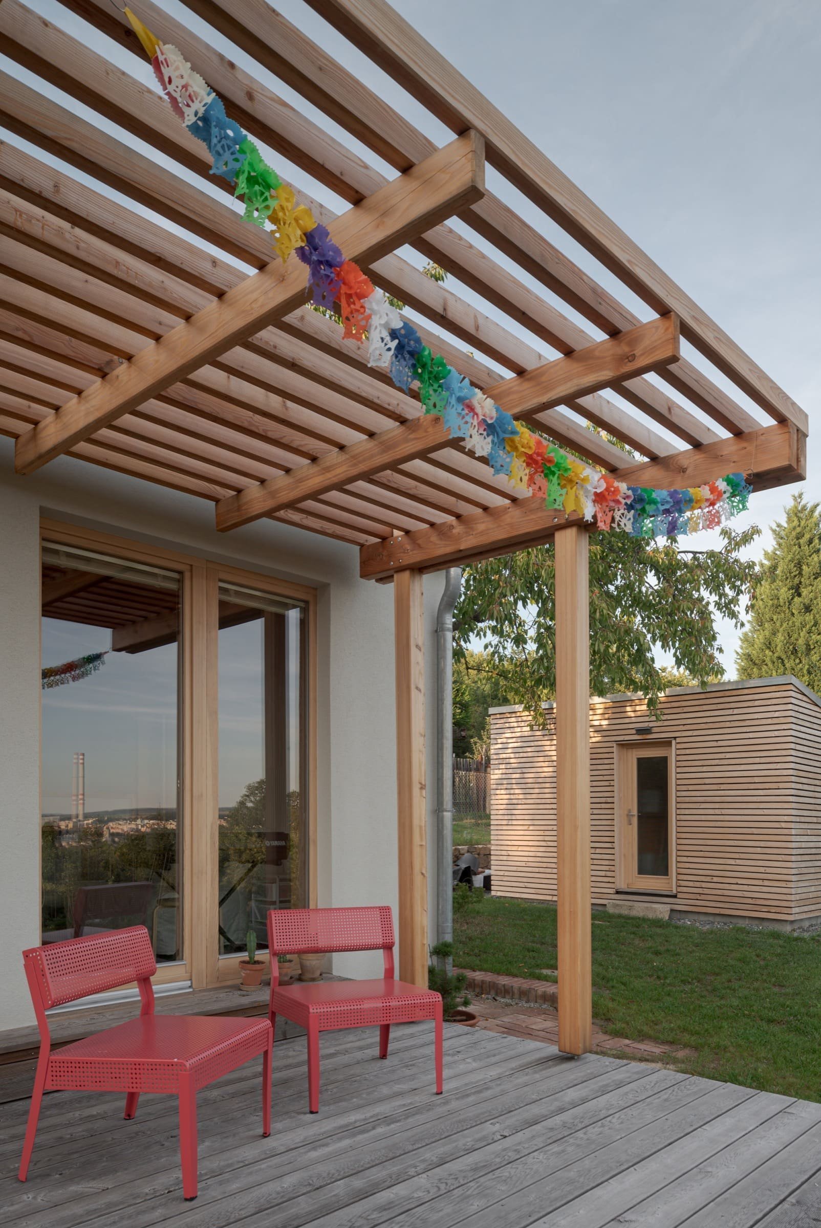 Rekreační domek vdechl zapomenuté zahradě nový život