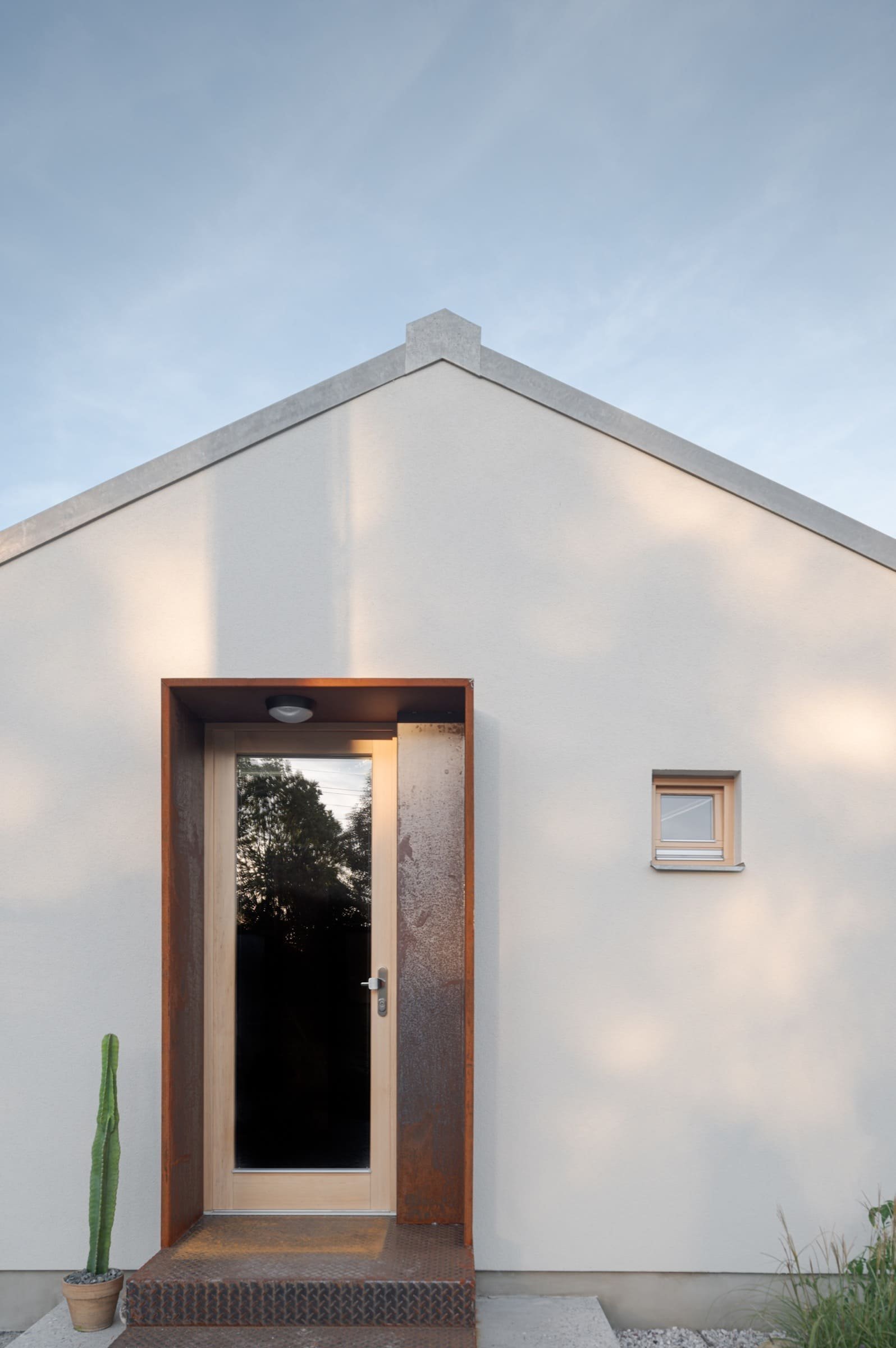 Rekreační domek vdechl zapomenuté zahradě nový život