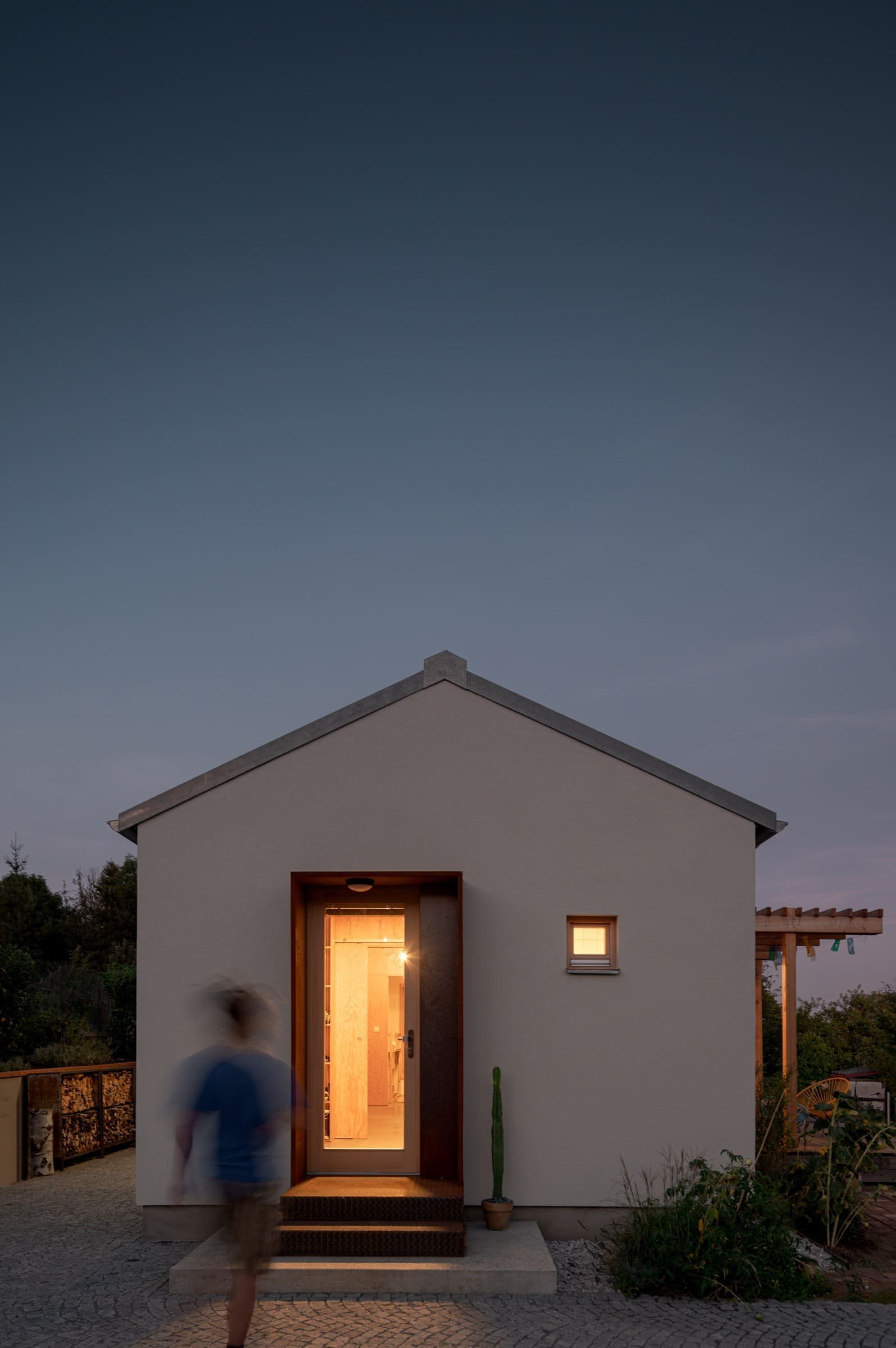 Rekreační domek vdechl zapomenuté zahradě nový život